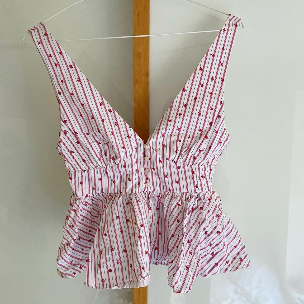 Zara floral patterned summer top with button detail... Depop