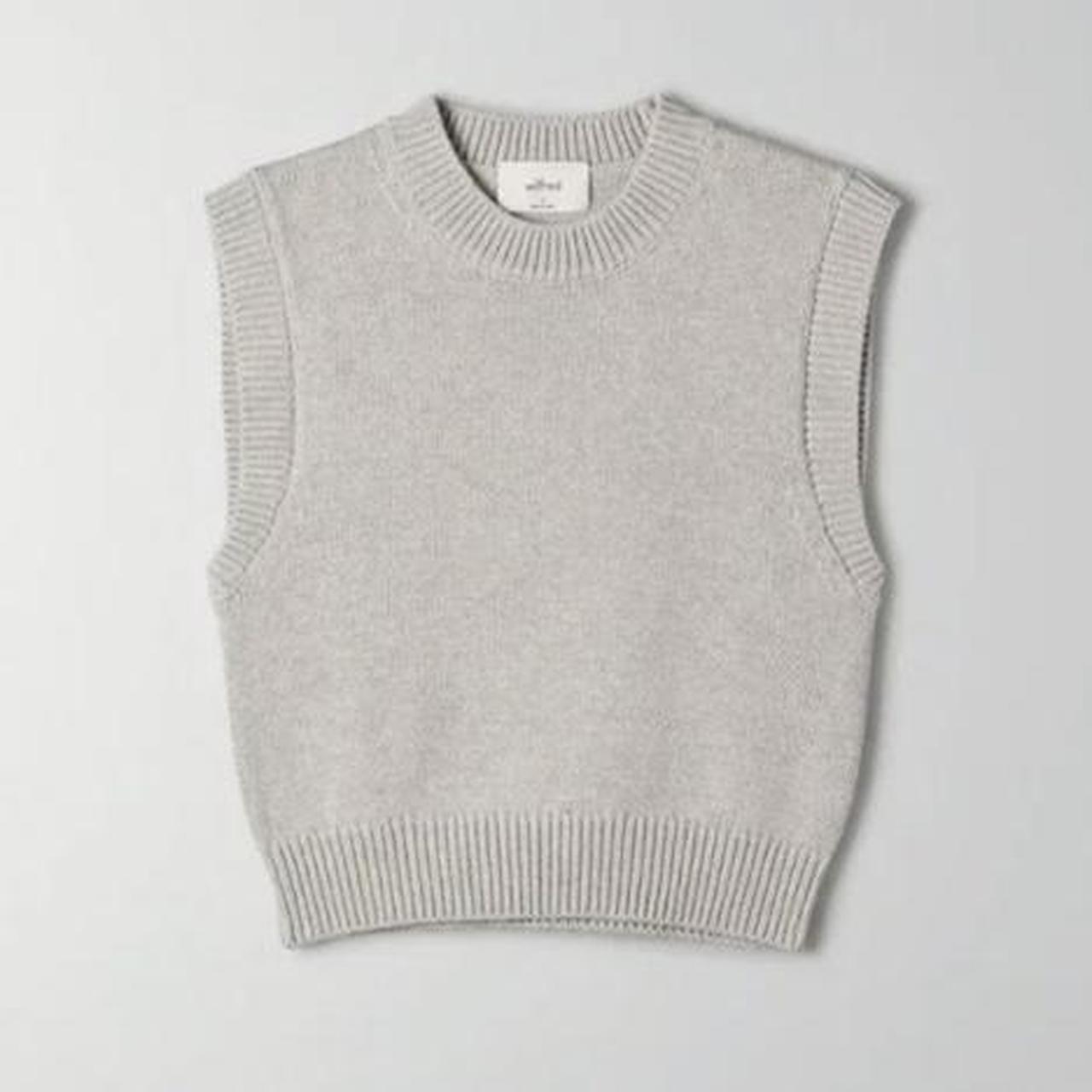 Aritzia Wilfred knit sleeveless vest in grey Size... Depop