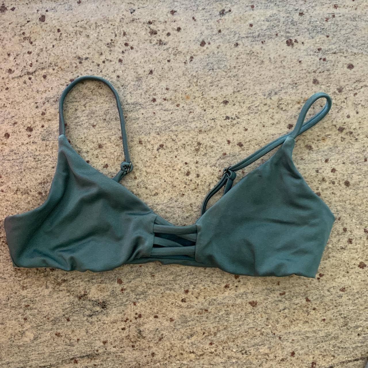 Billabong Swimsuit Top SIZE S- in great condition... - Depop