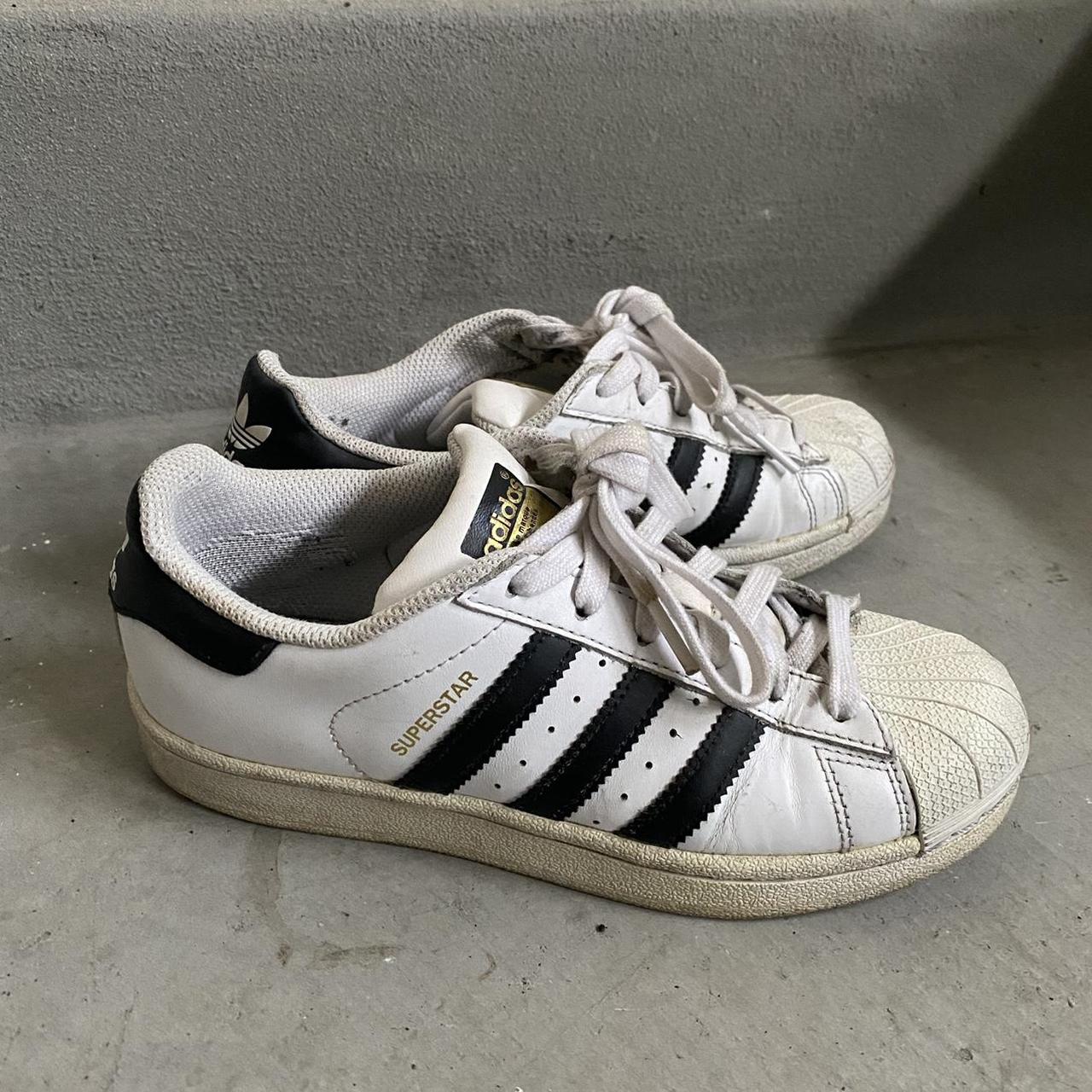 Adidas Women's White and Black Trainers | Depop