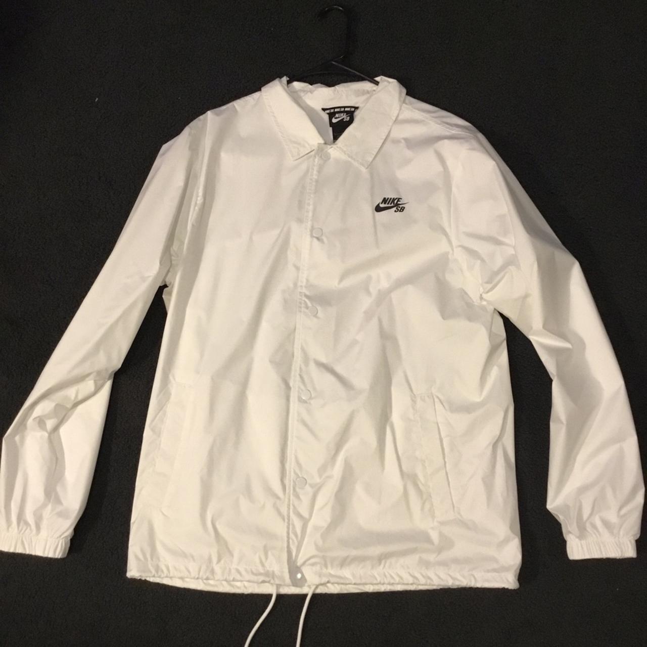 white nike sb windbreaker