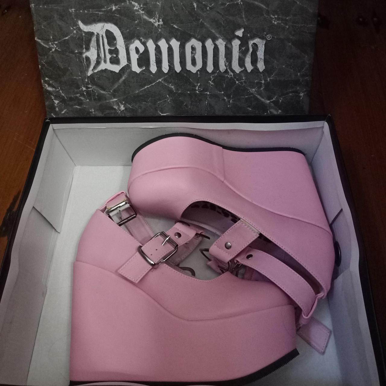 demonia poison pink