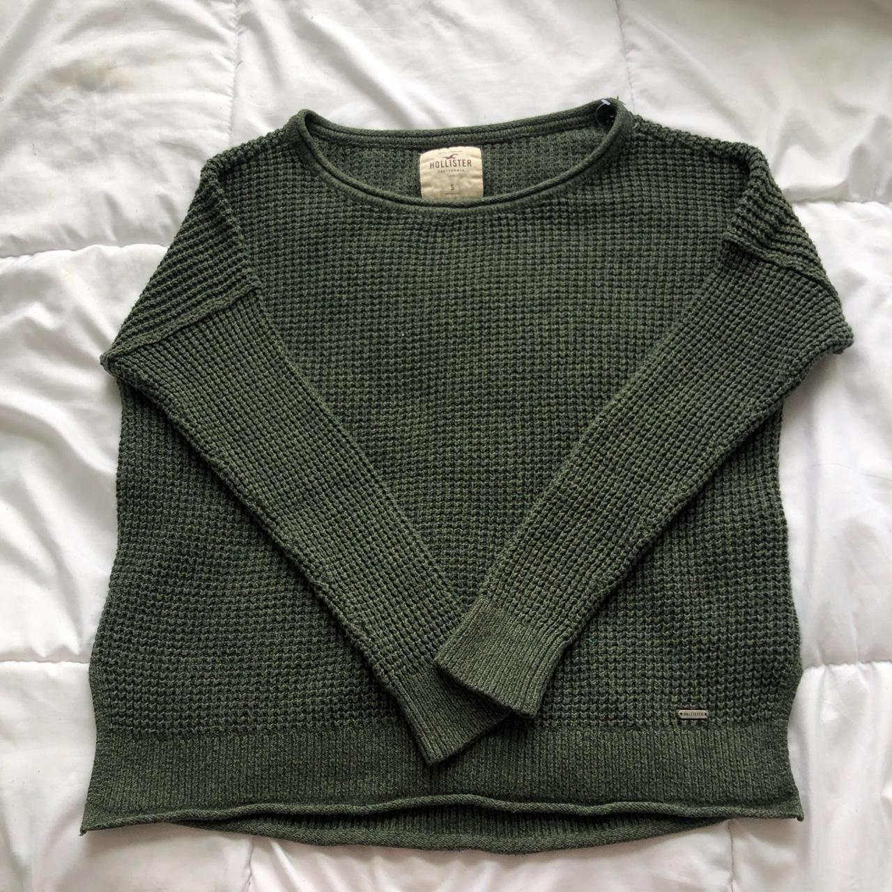 Hollister deals green sweater