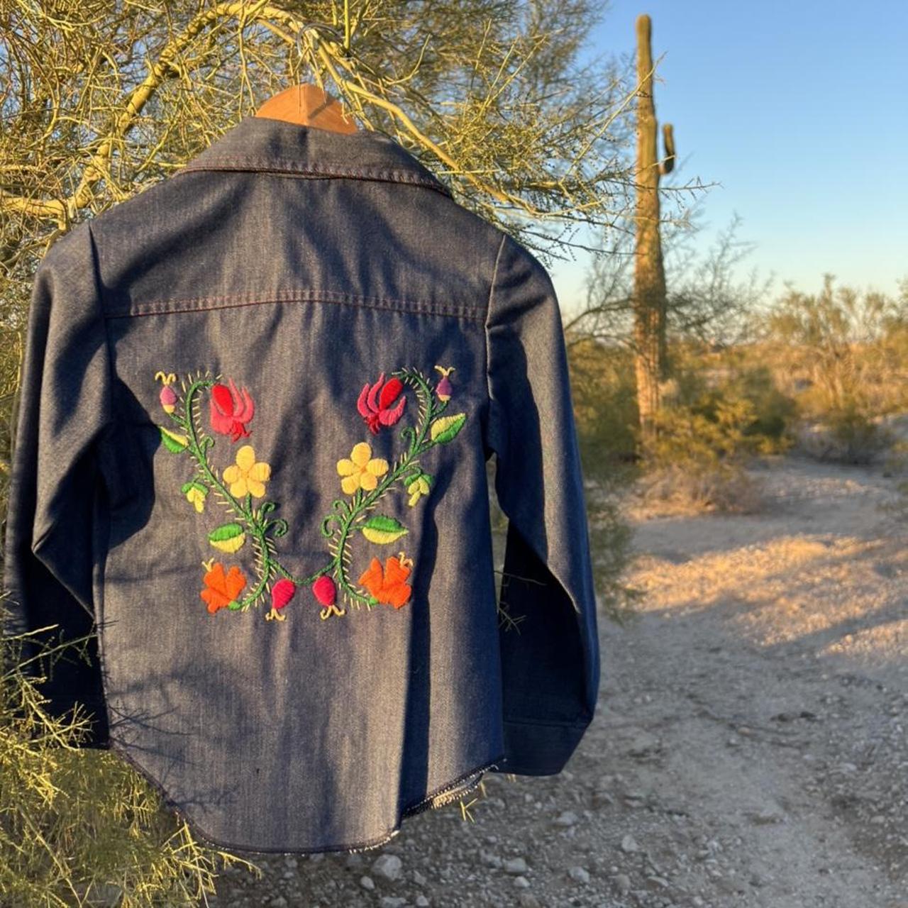 🦋70s hippie flower power jean jacket , 💐true vintage...