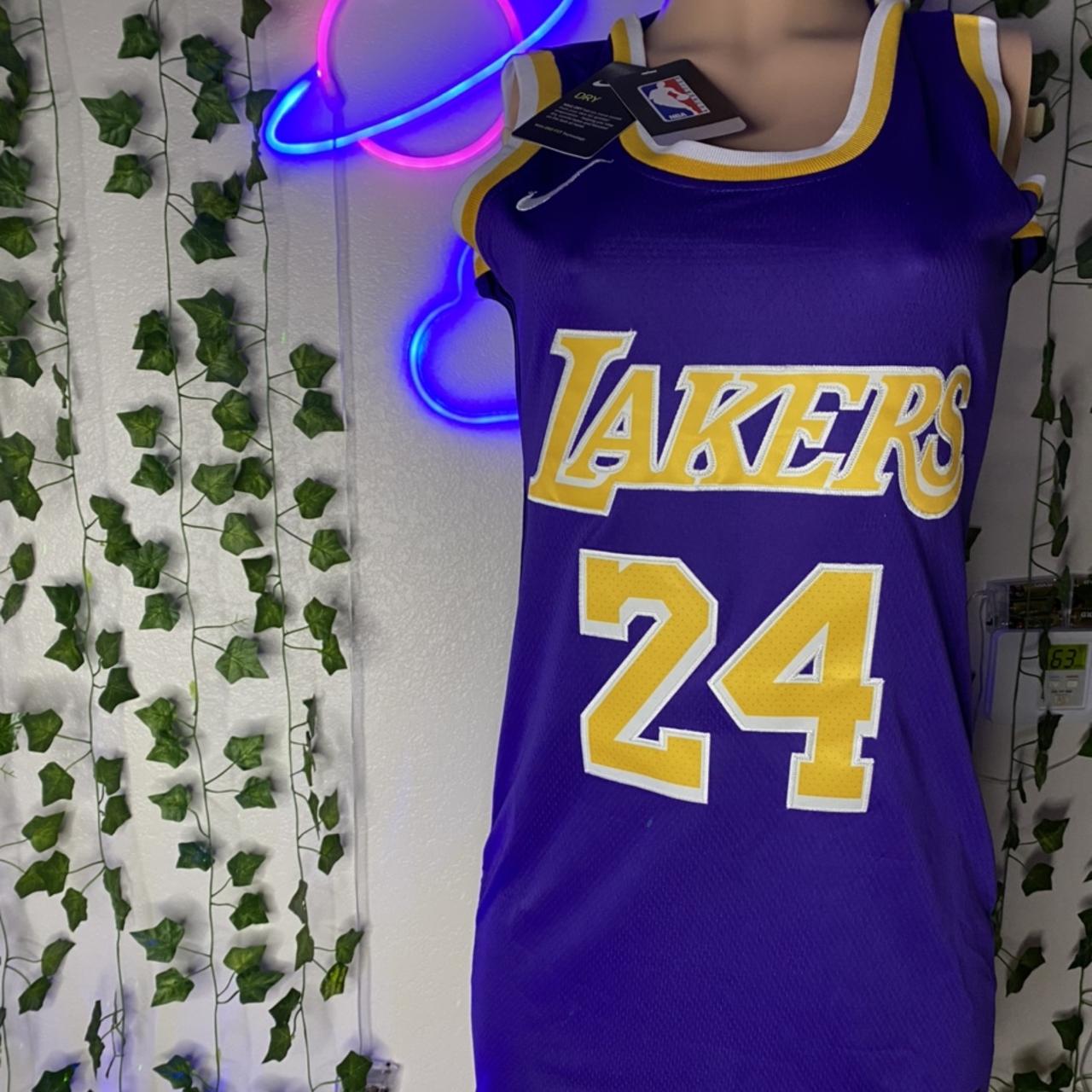 purple lakers jersey outfit