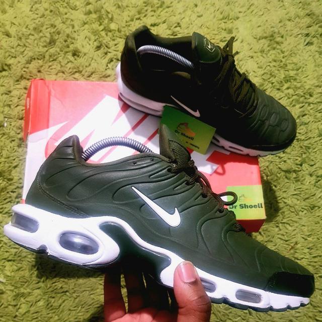 air max plus rainbow 2019