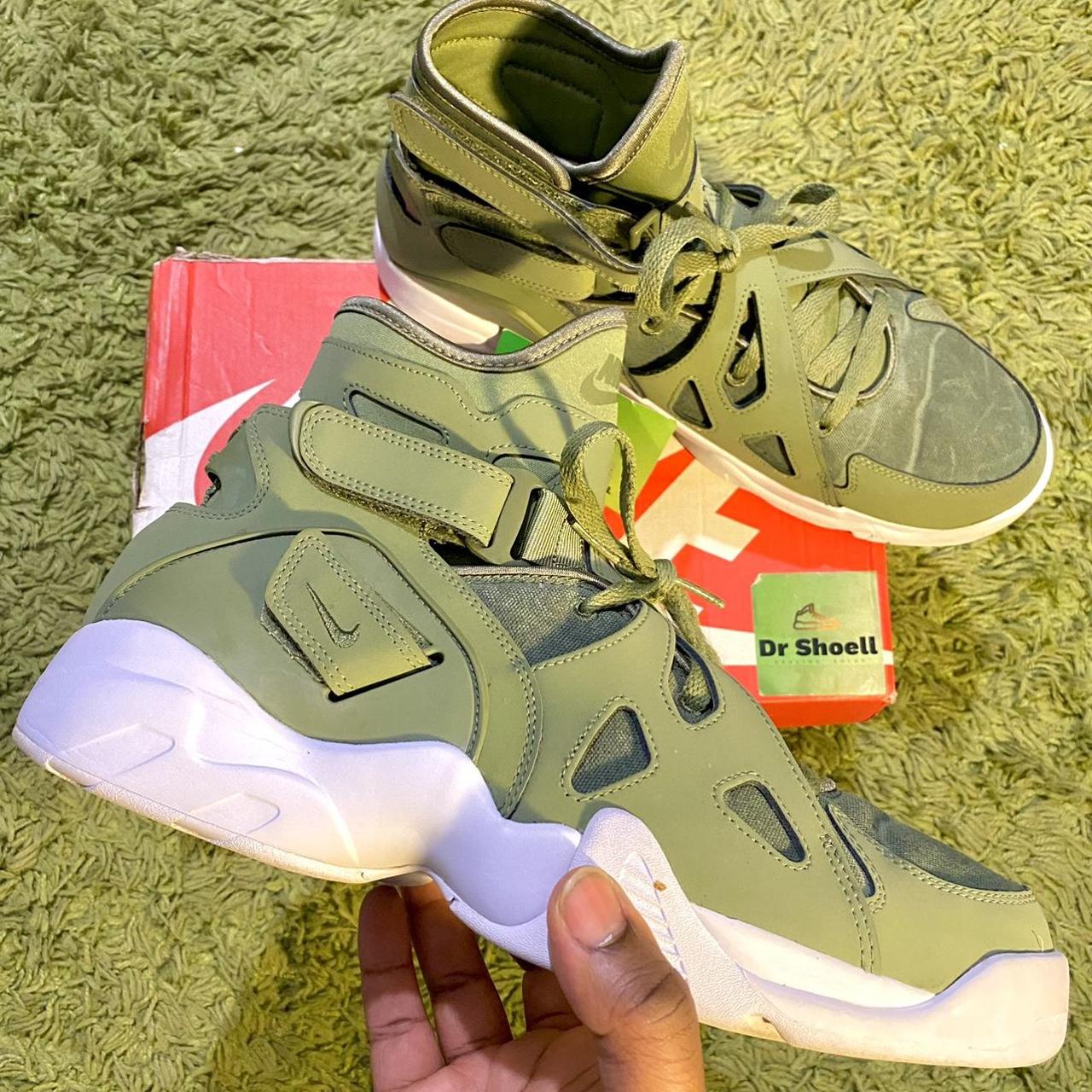 pale green nike trainers