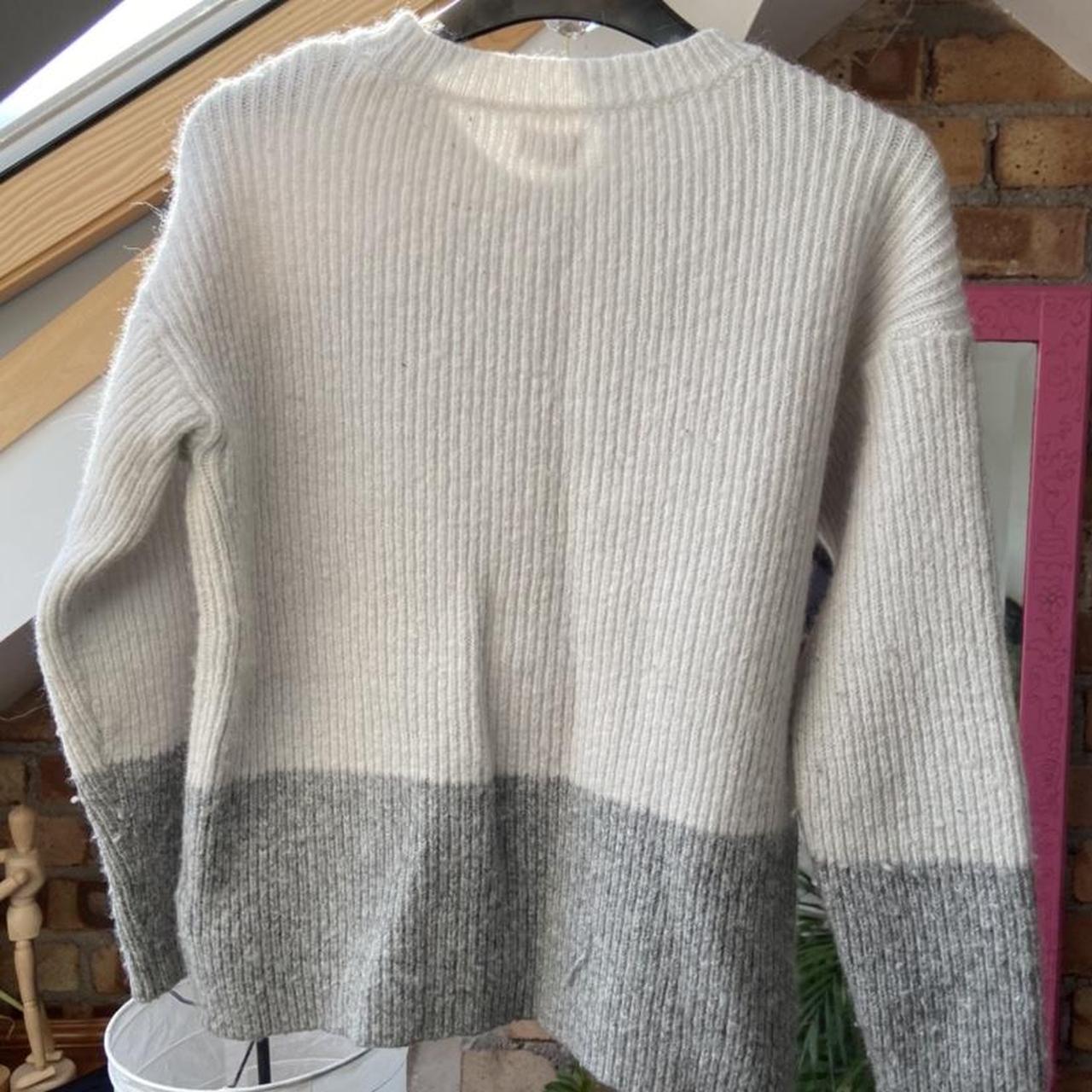 FatFace Women's White and Grey Jumper | Depop