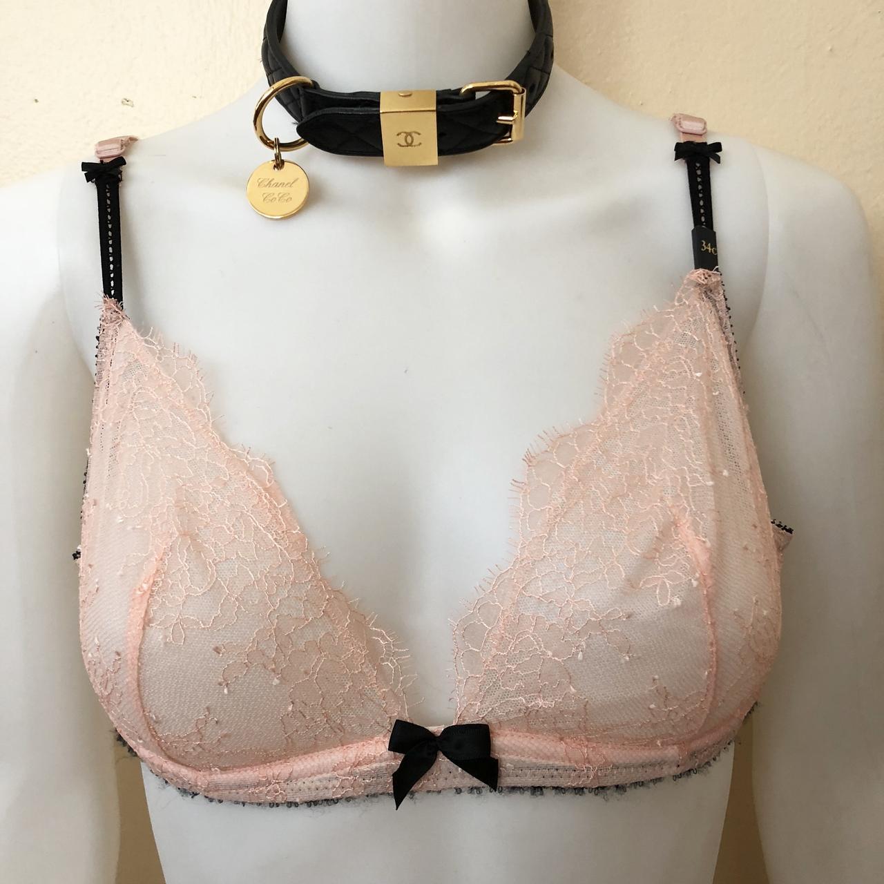 🌸NWT Victoria's Secret lace bra with underwire and - Depop