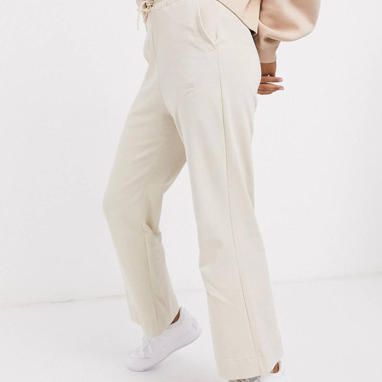 nike oatmeal cargo joggers