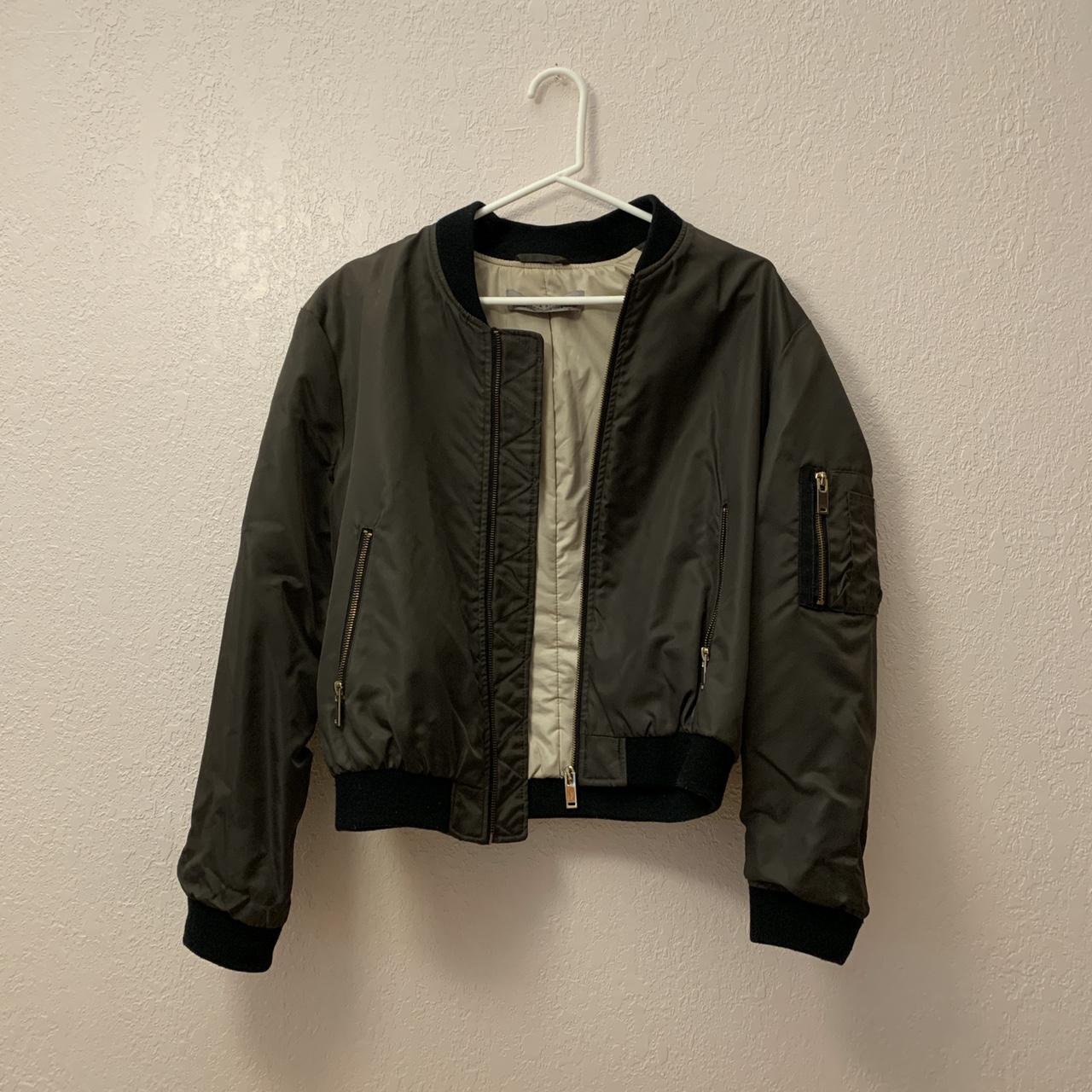 Zara bomber jacket in olive green SO comfy, puffy,... - Depop