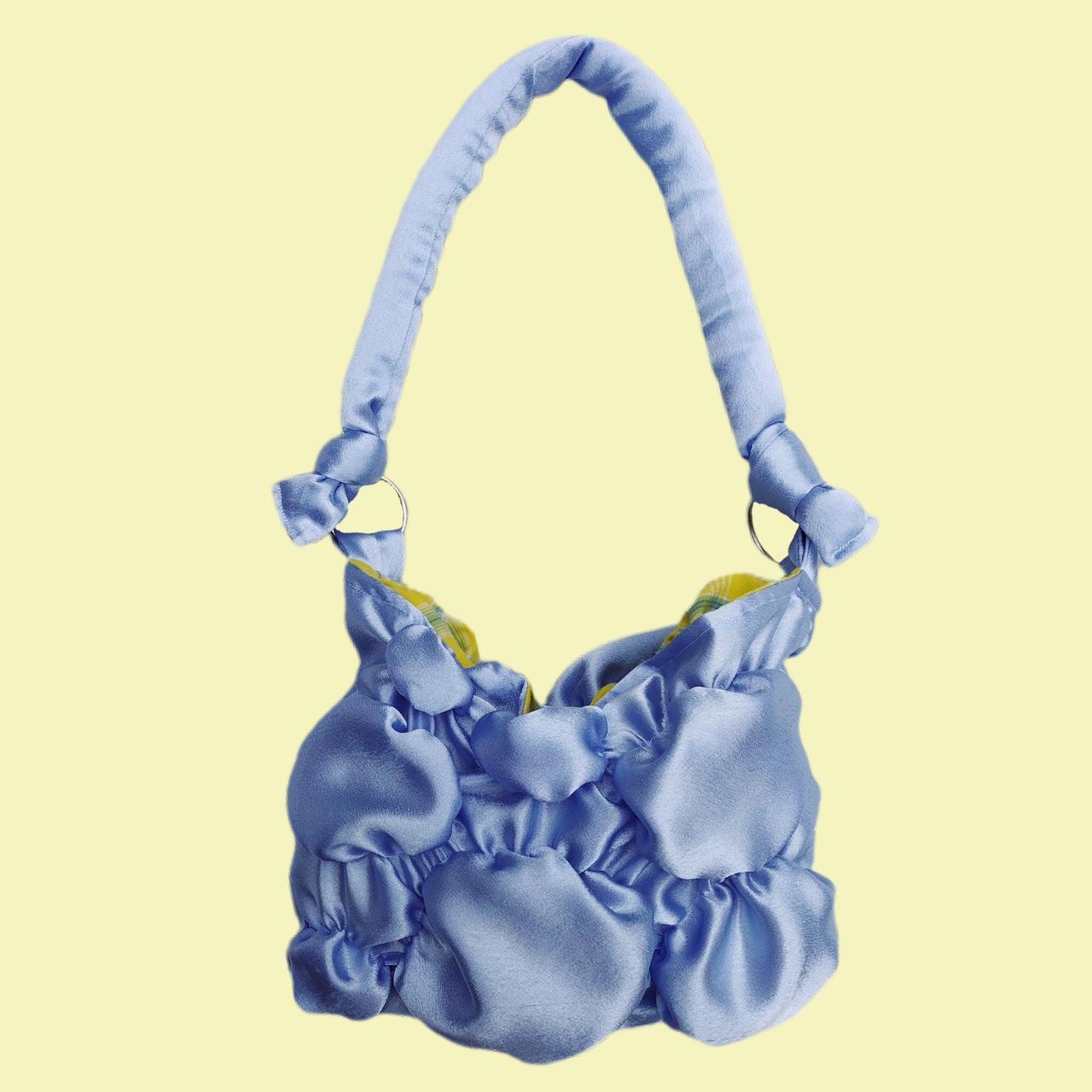 Product Image 1 - OYSTER COLLECTION 💫

The Bubble Bag
Lilac