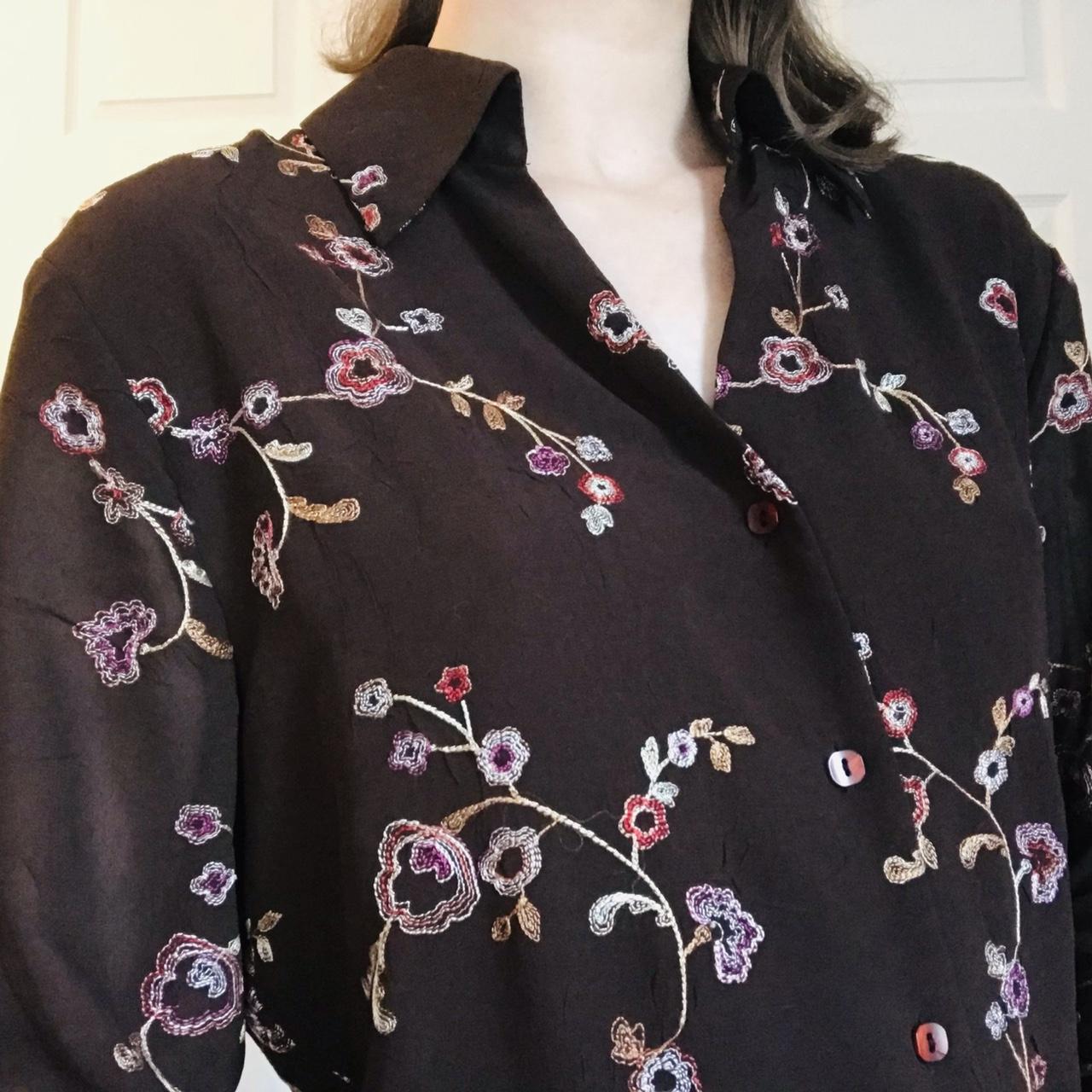 Product Image 1 - 90s button up top. Floral