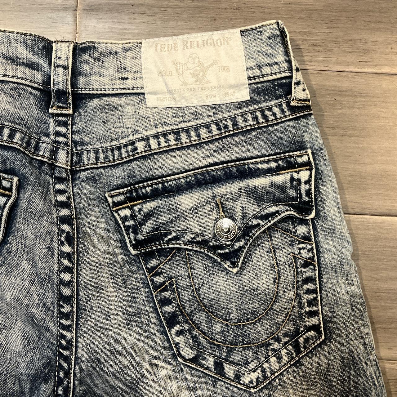 logo dei jeans del marchio true religion