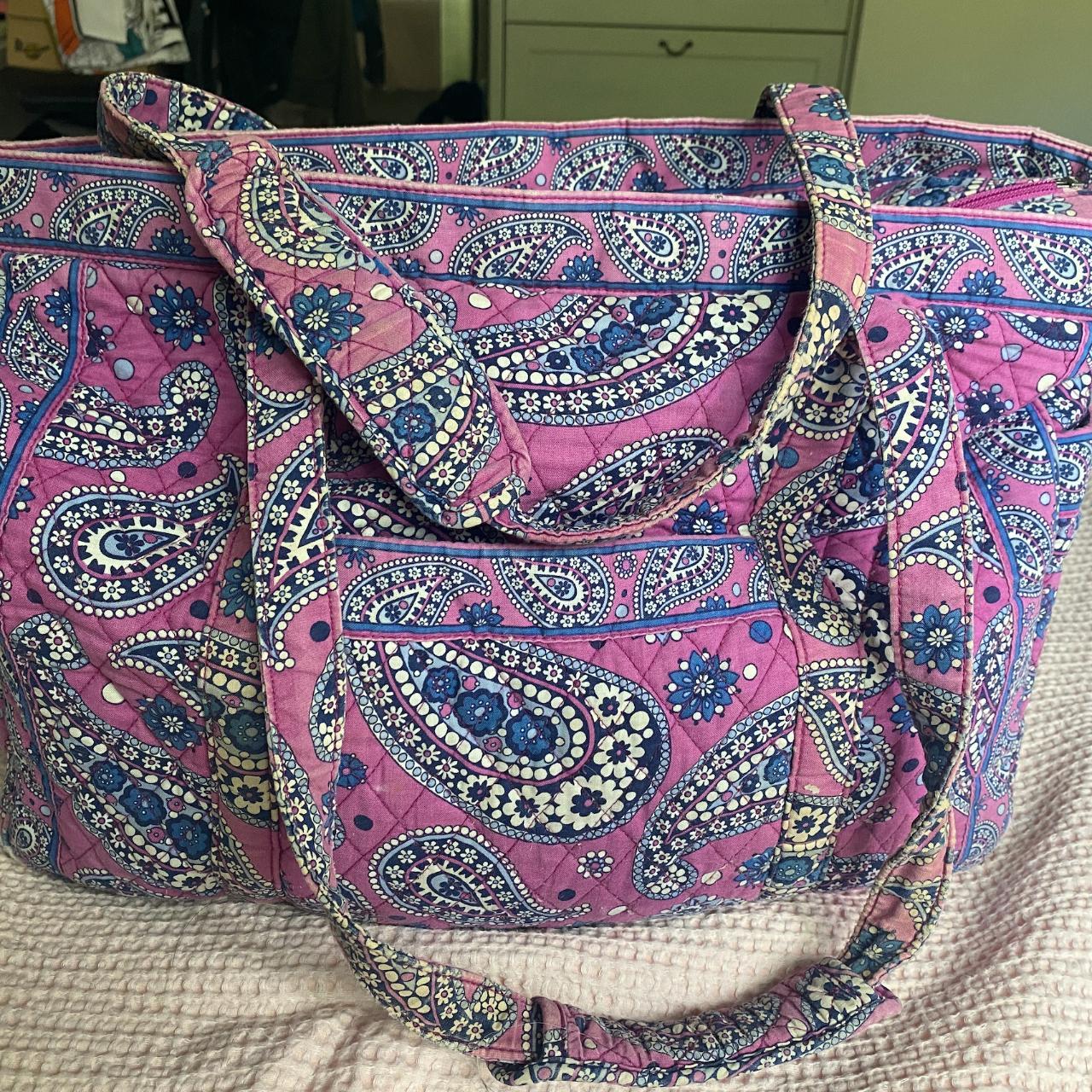 Vera Bradley Boysenberry Weekender bag Well loved... - Depop