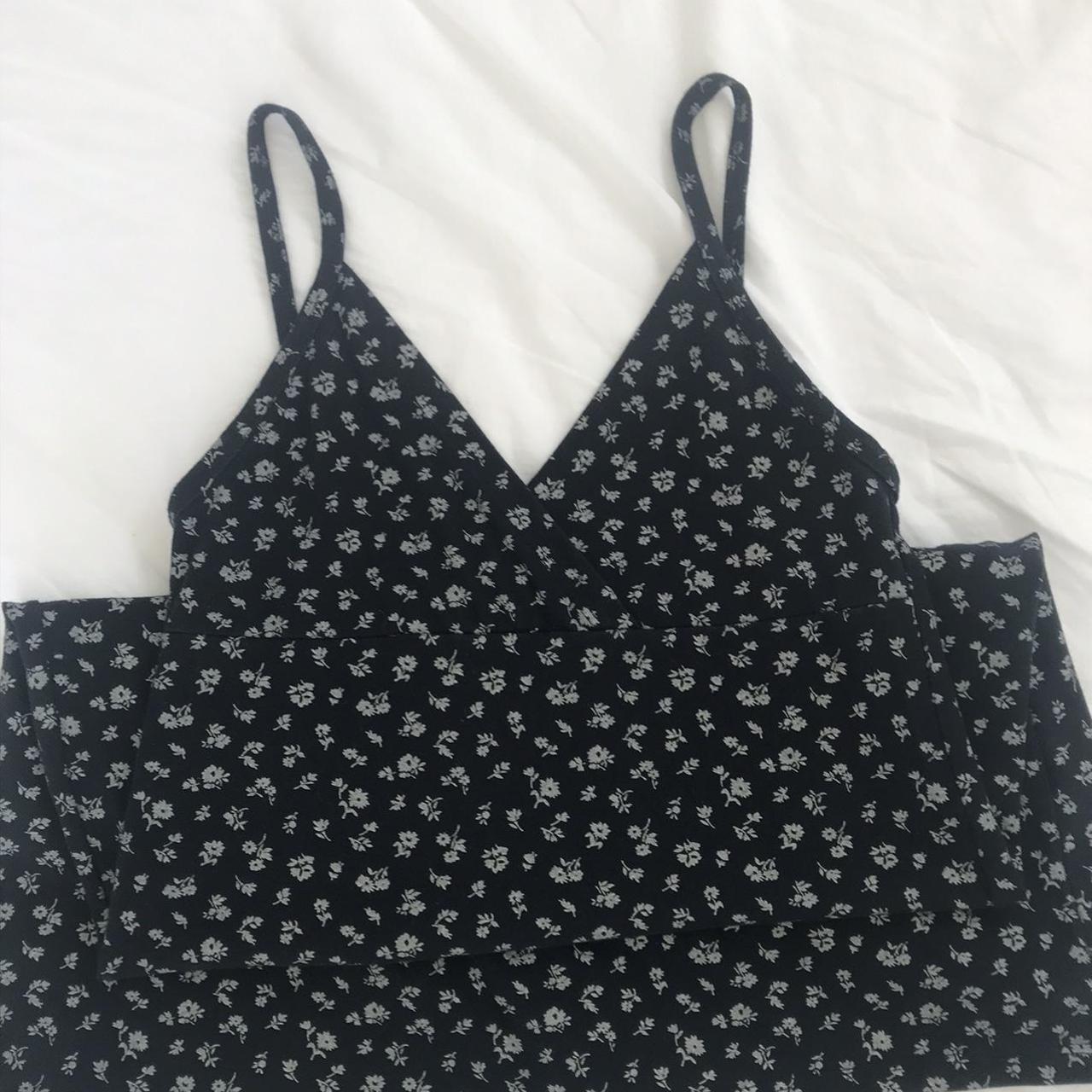 brandy melville amara dress navy floral, so cute... Depop
