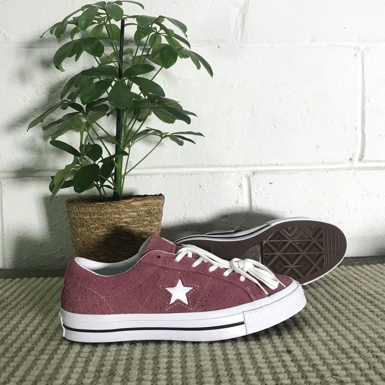 Converse Women's White and Burgundy Trainers | Depop