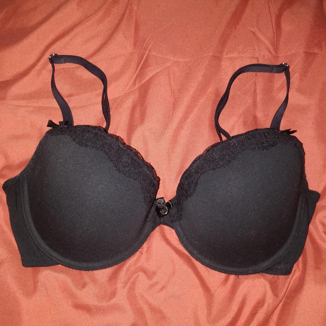 This bra is a Freya. 36G. Very supportive very - Depop