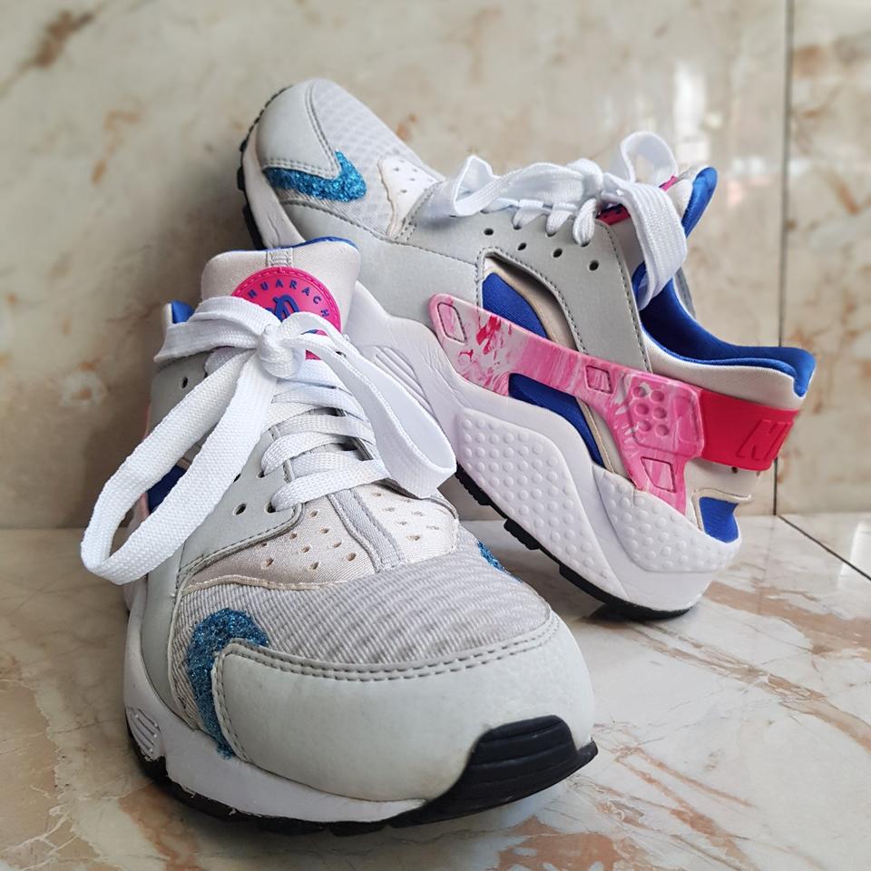 Huaraches pink hotsell and blue