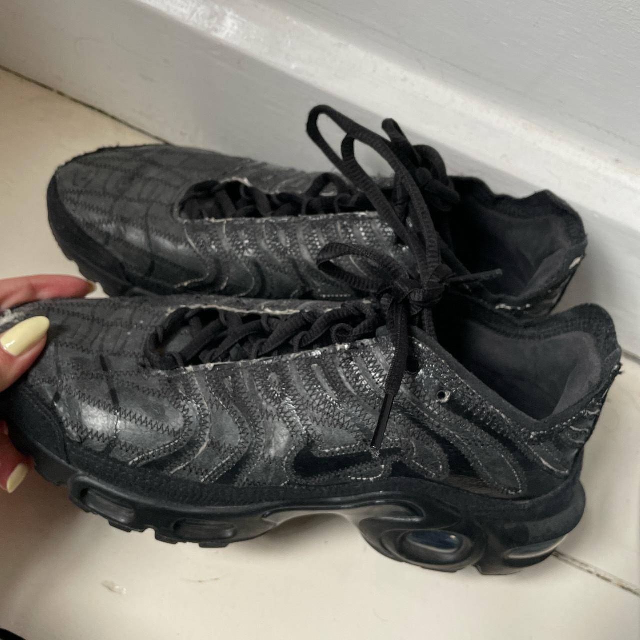 Nike tns in perfect condition apart from the small... - Depop