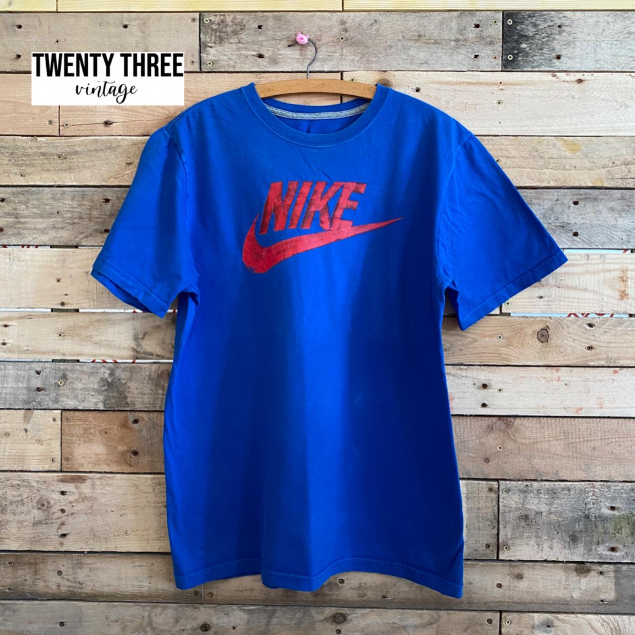 nike t shirt old school