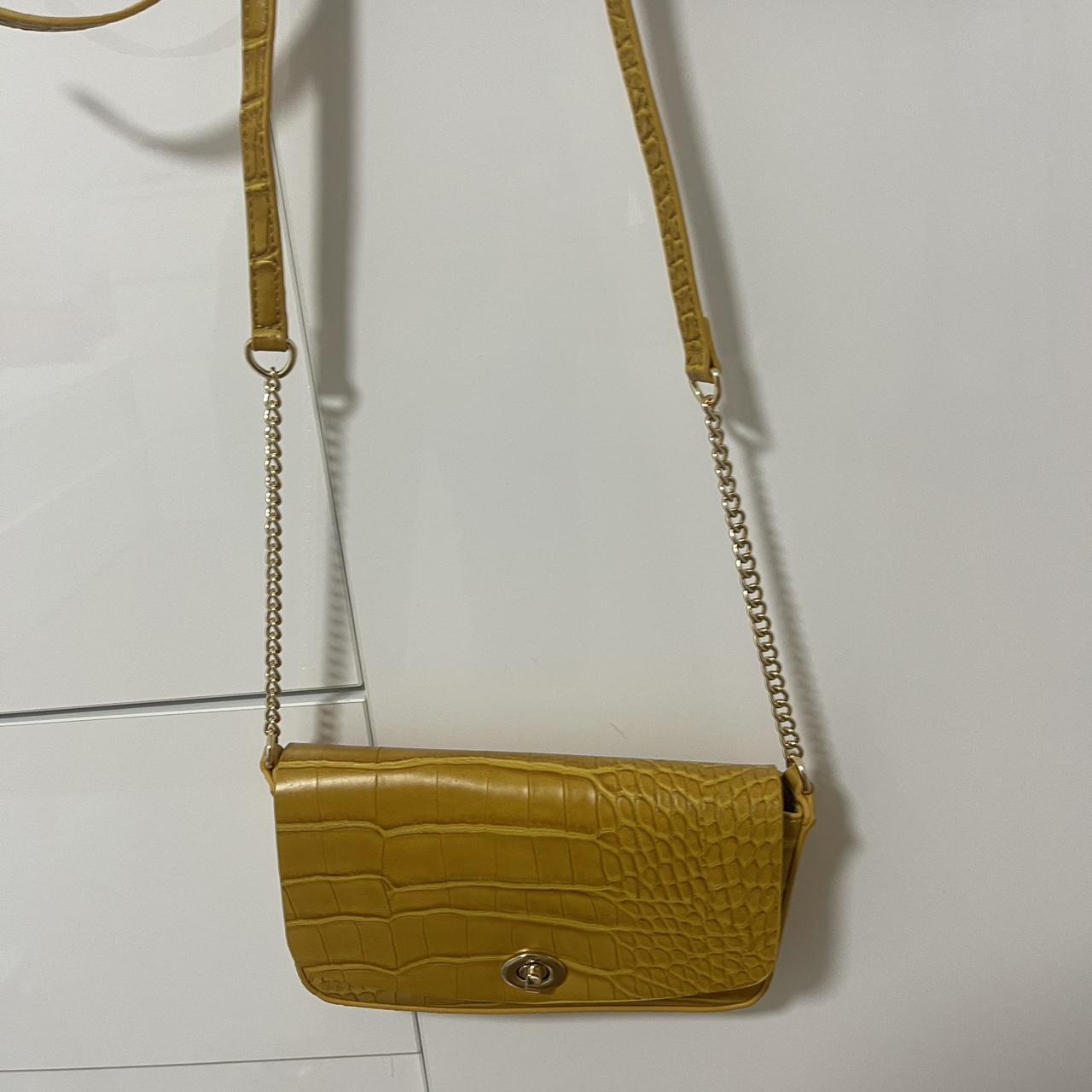 Mustard colour bag Never been used - Depop