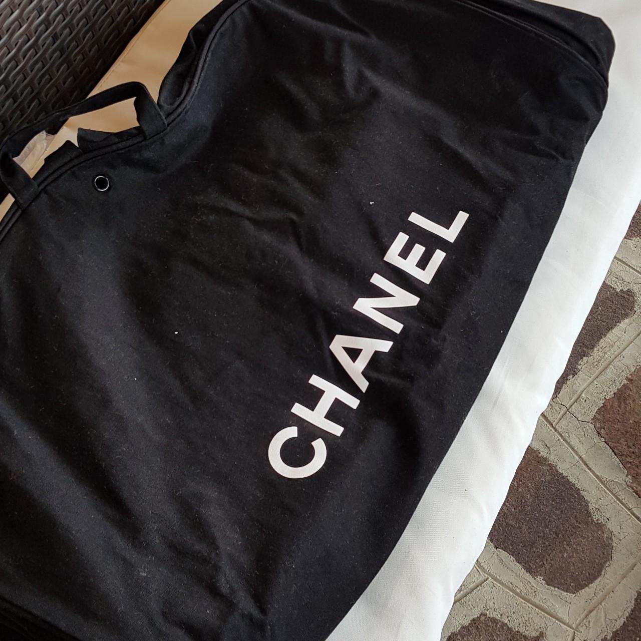 Chanel custodia borsa porta abiti . Molto capiente , - Depop