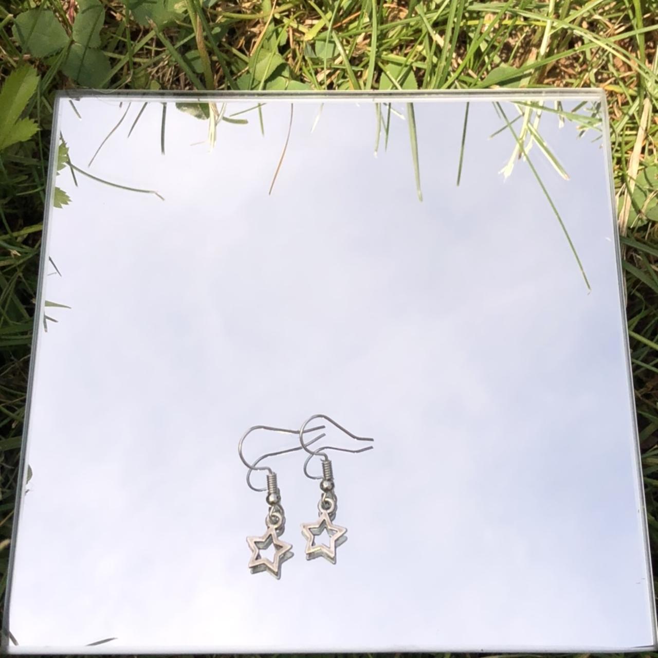 SUPER ADORABLE DAINTY SILVER STAR OUTLINE EARRINGS!!... - Depop