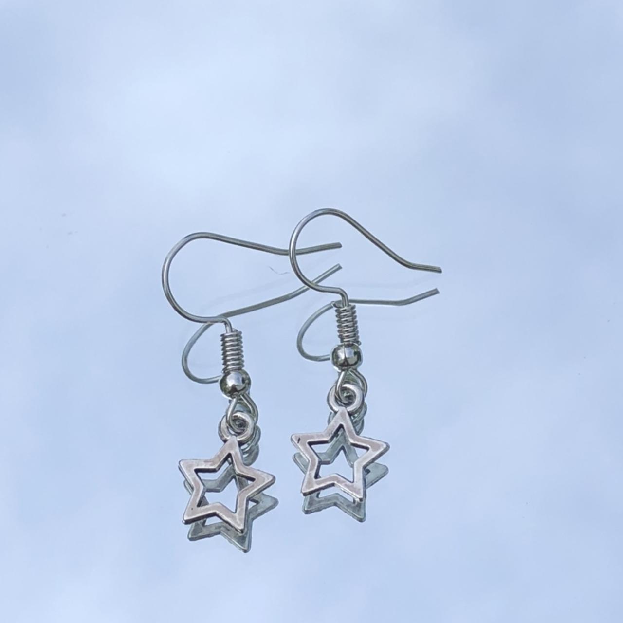 SUPER ADORABLE DAINTY SILVER STAR OUTLINE EARRINGS!!... - Depop