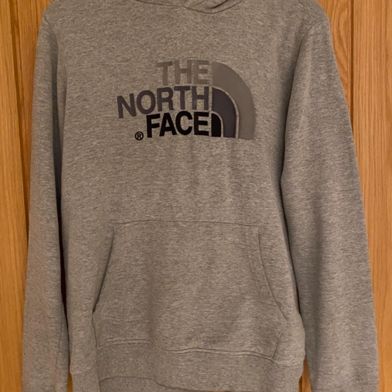 Junior North face hoodie Size XL £15 Depop
