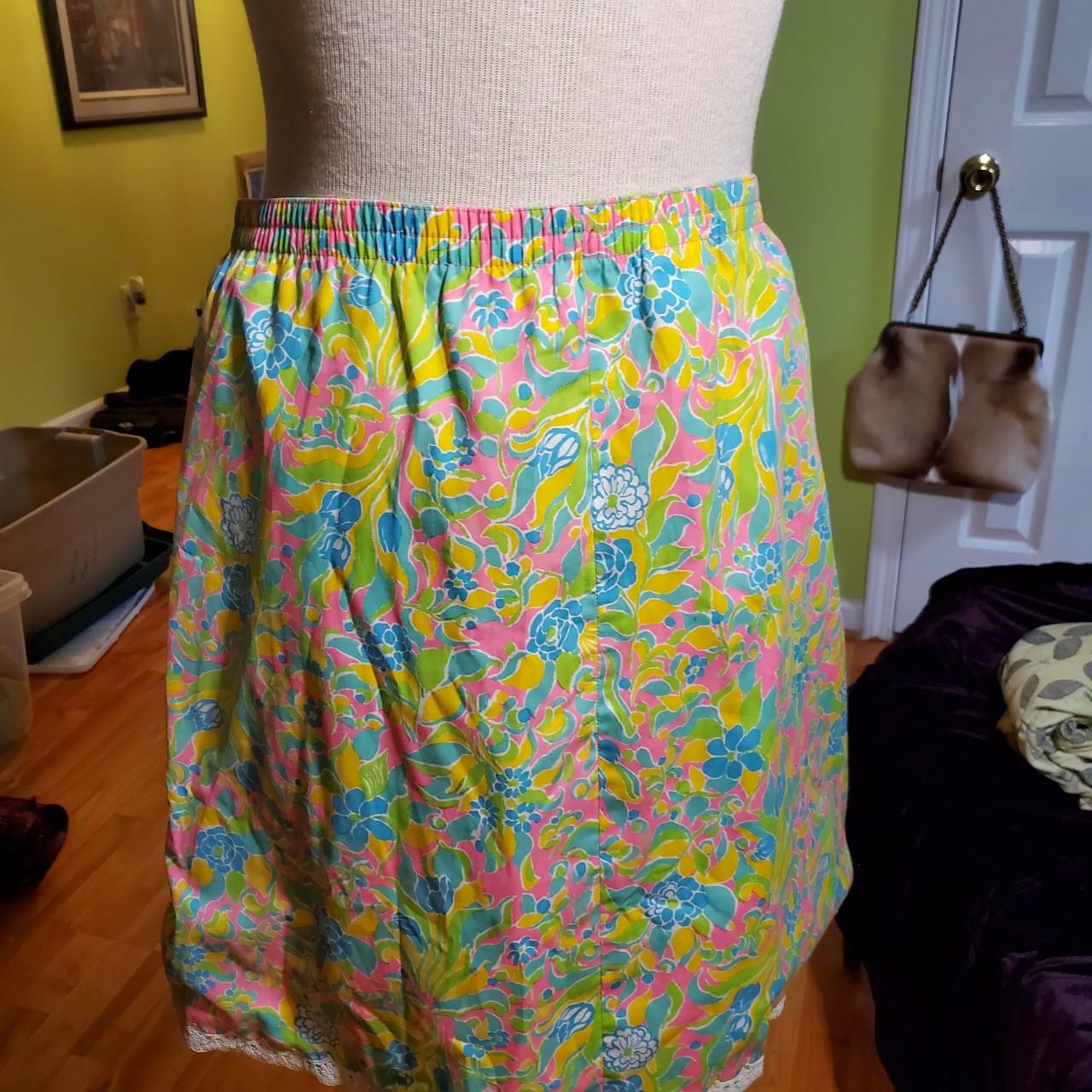Vintage Lilly Pulitzer skirt. Lovely scalloped... - Depop