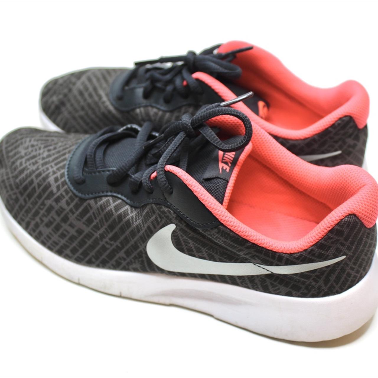 Nike Tanjun Print Athletic Sneaker Size