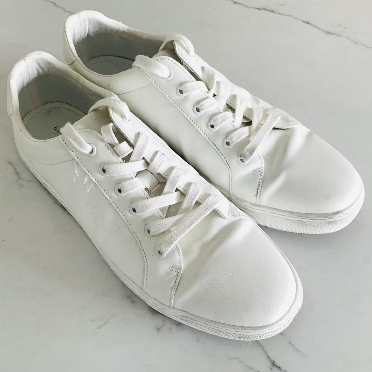 Banana Republic Men's White Trainers | Depop