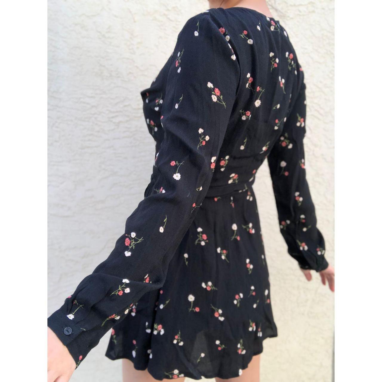 Product Image 3 - A flowy, summer-ready wrap dress