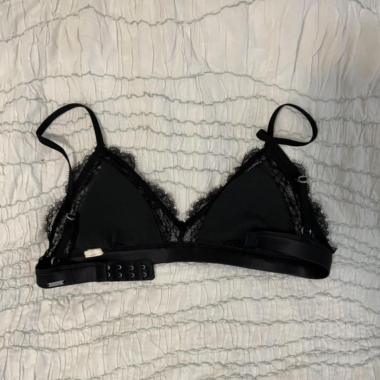 Hollister Co. Women's Black Bra | Depop