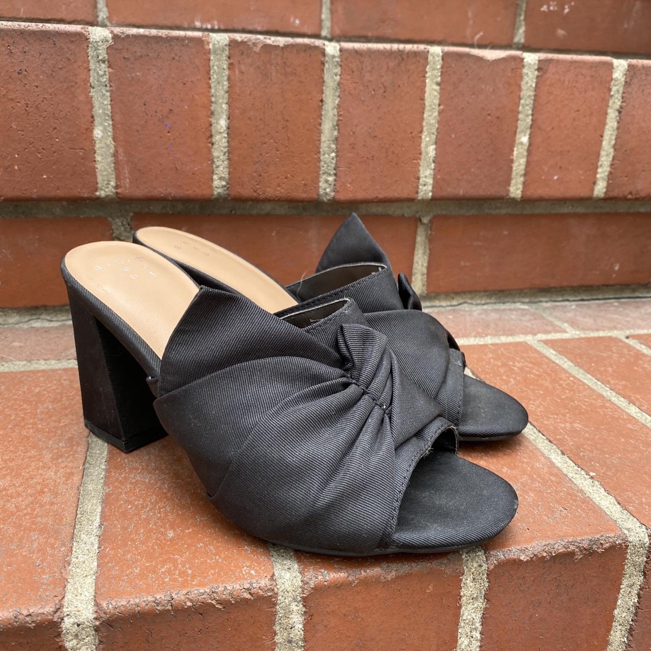 A new hot sale day block heels