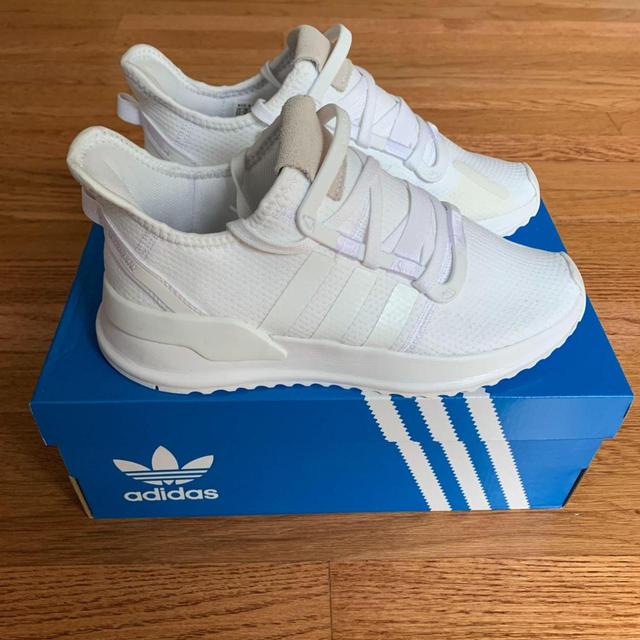 white adidas upath