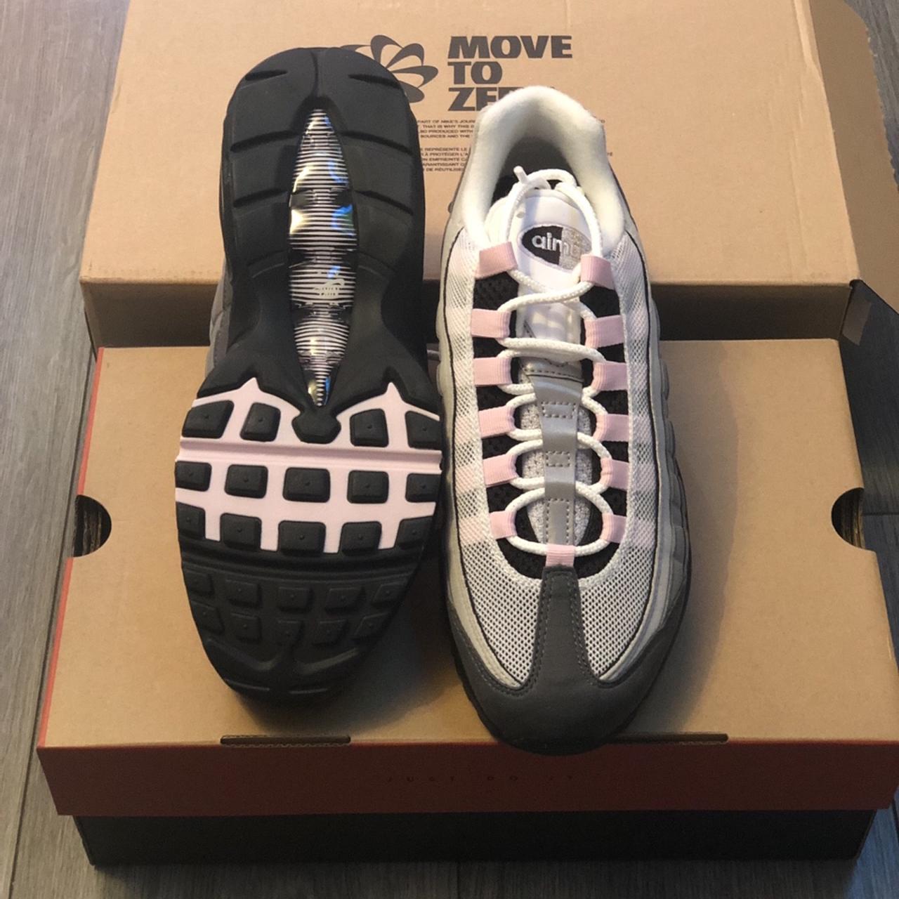 nike pink foam 95