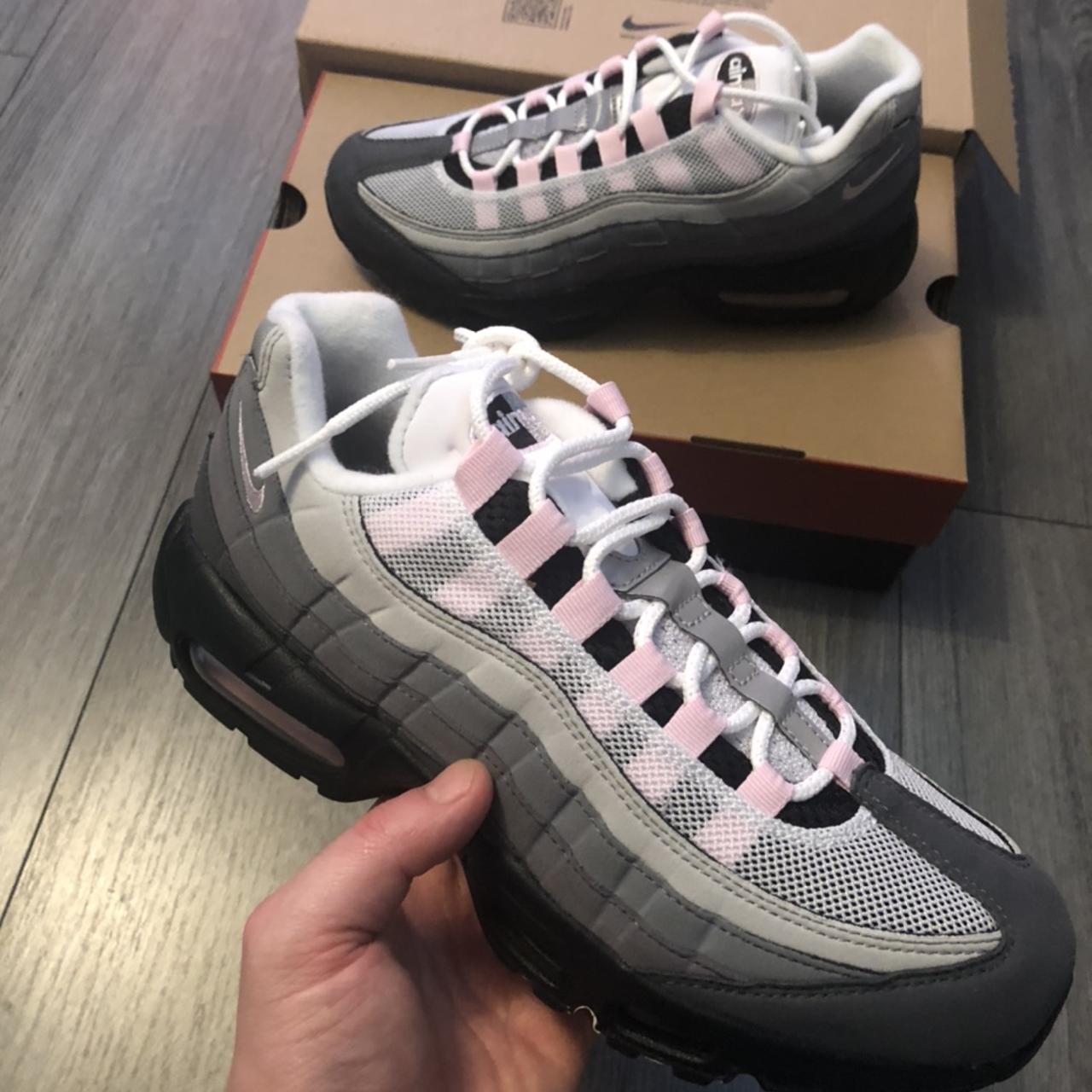 nike pink foam 95