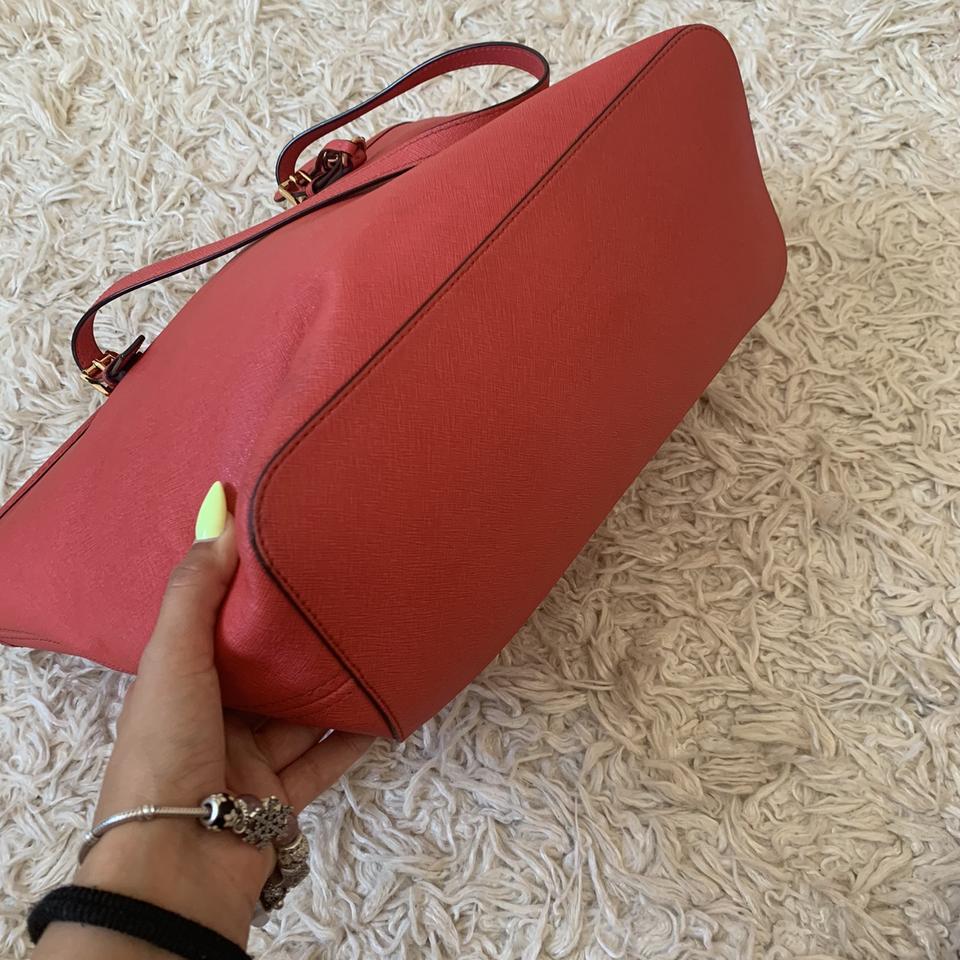 Michael Kors light pink purse 👛 This bag is not old - Depop