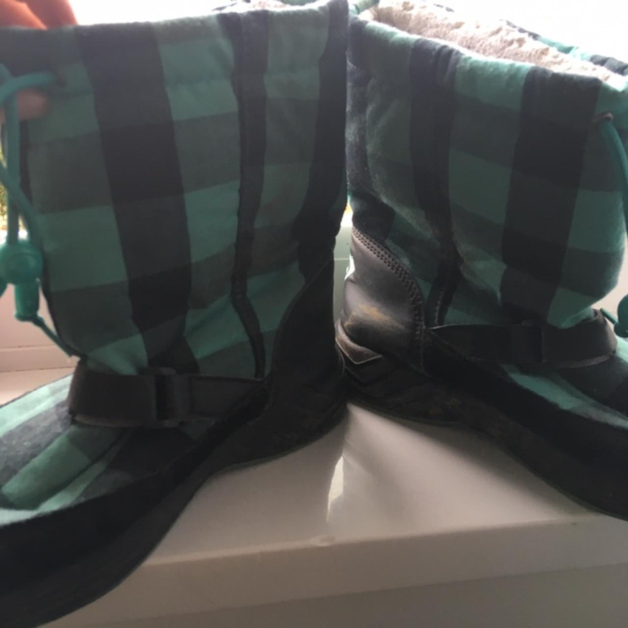 Roxy plaid outlet boots