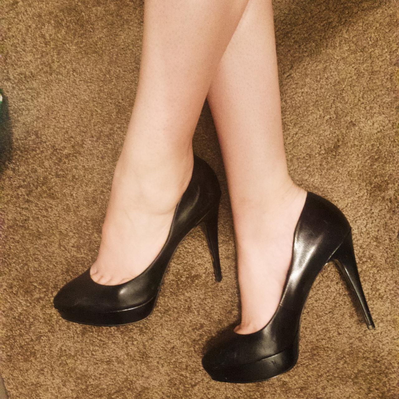 GUESS black platform 4in heel pumps. A great go-to... - Depop