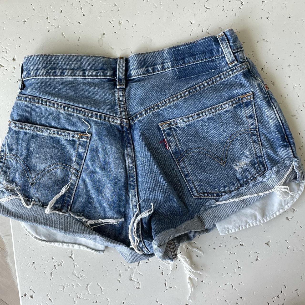 depop levi shorts