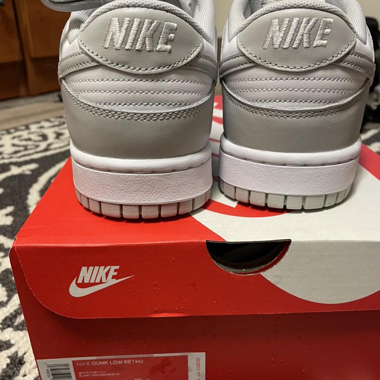 mens white and grey nike shoes