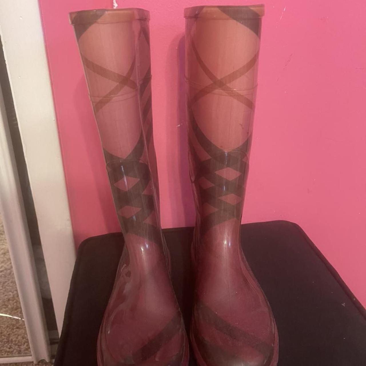 Burberry rain boots outlet pink