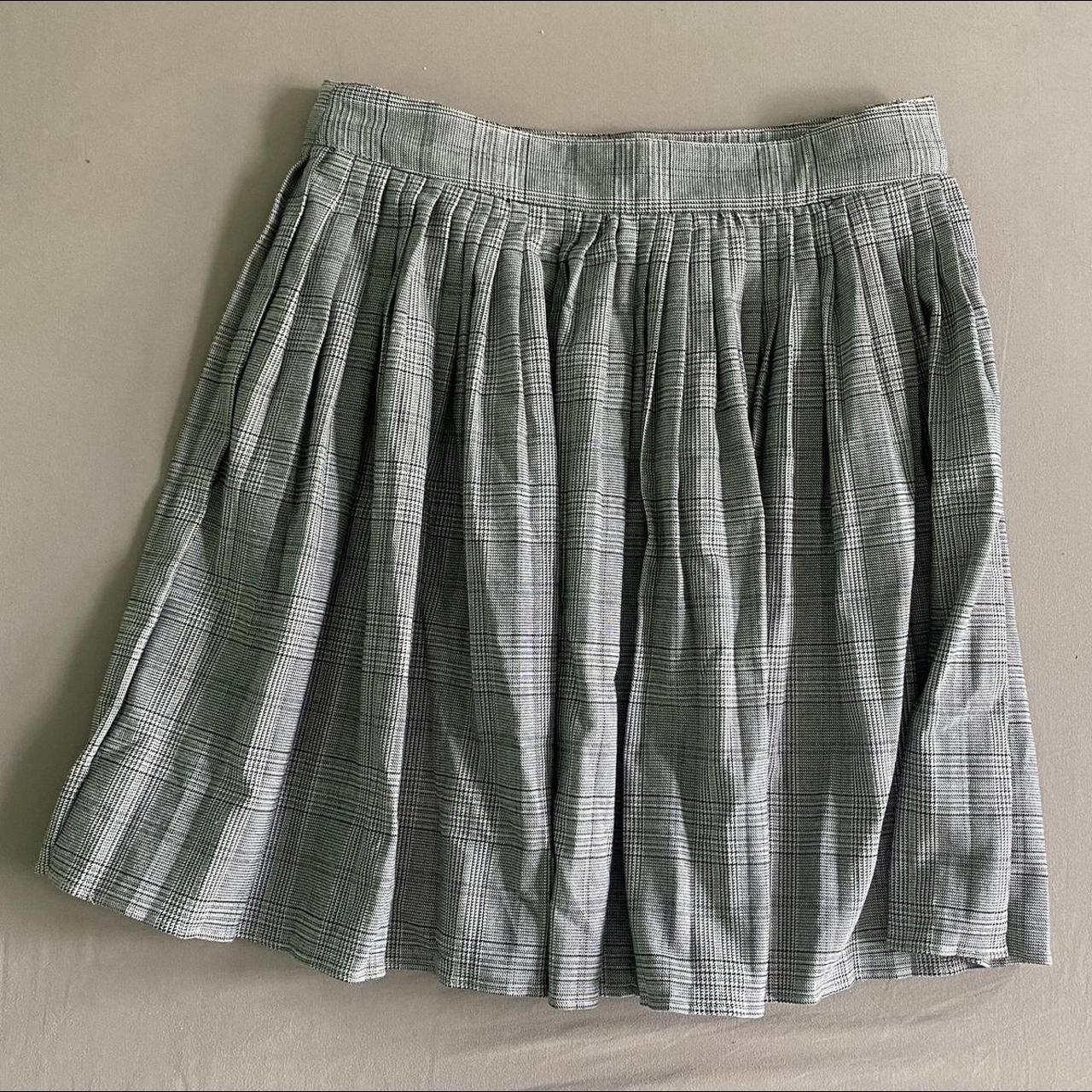 H&M Women's Grey Skirt | Depop