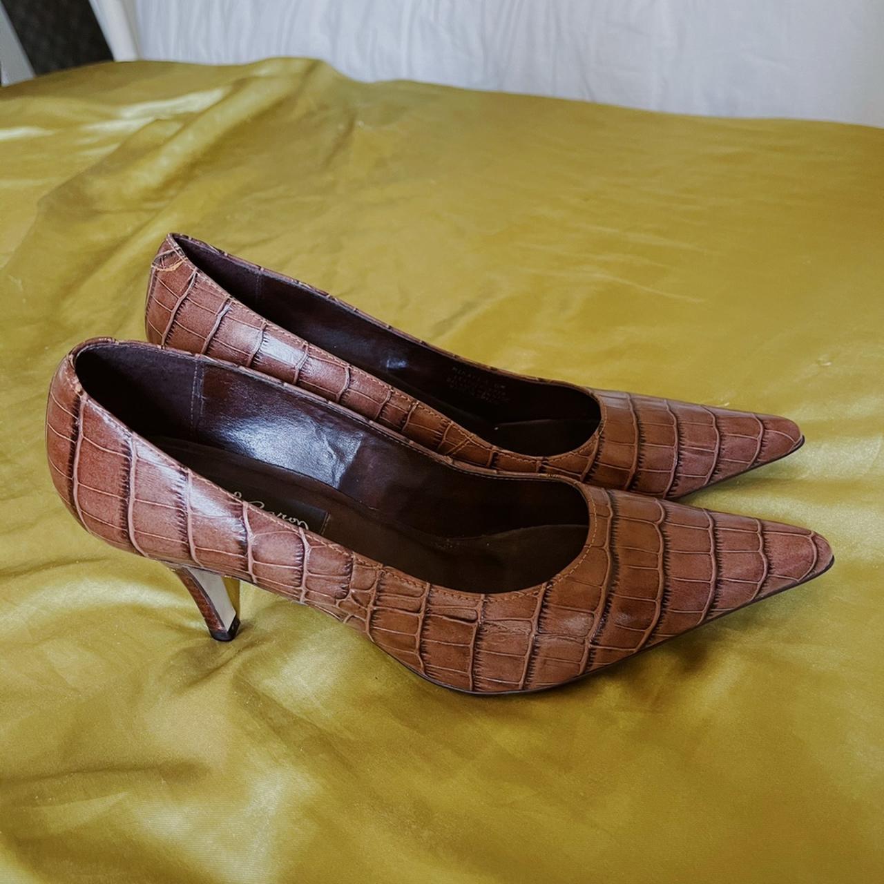 Chic Women's Brown Courts (2)