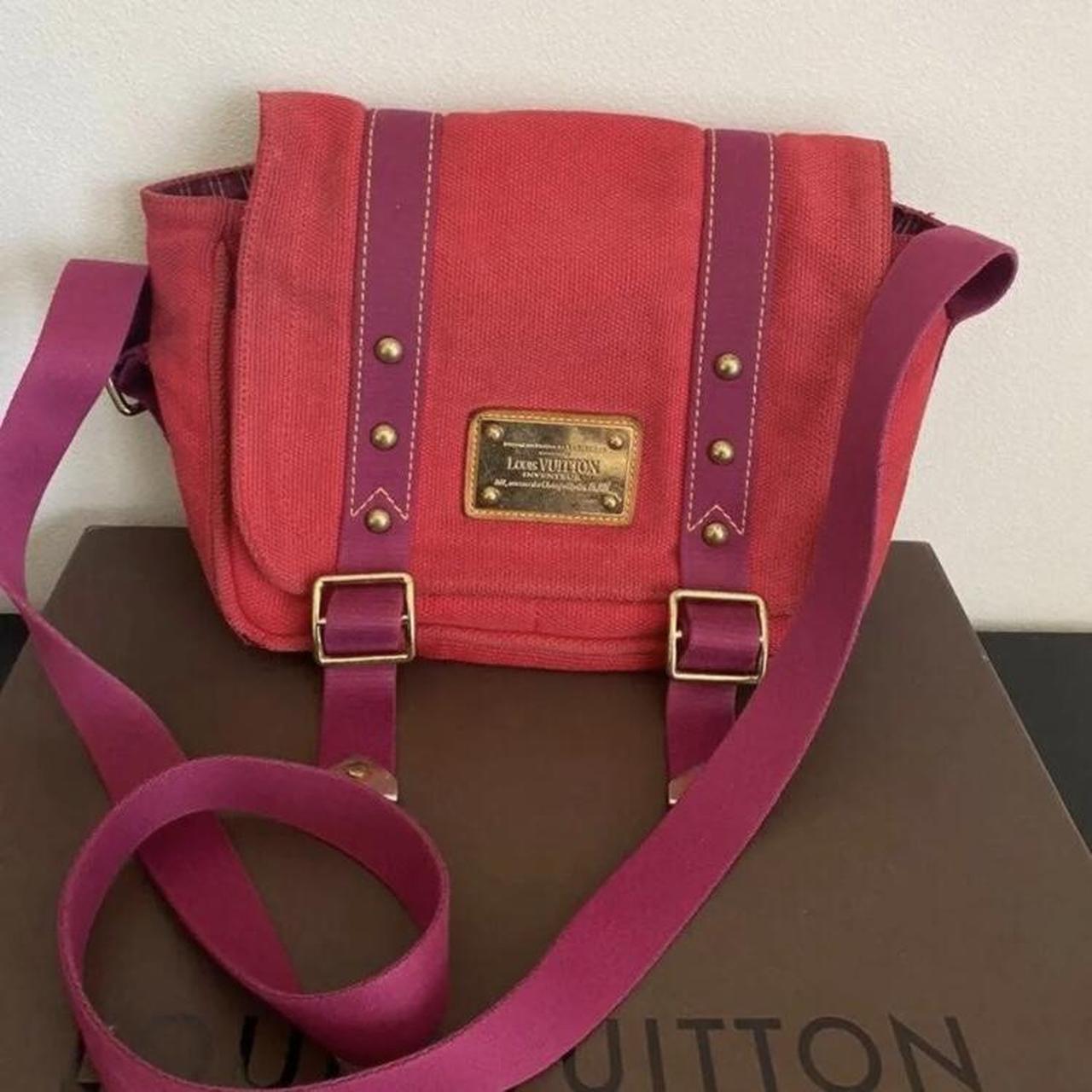 Louis Vuitton Antigua Besace Messenger Bag