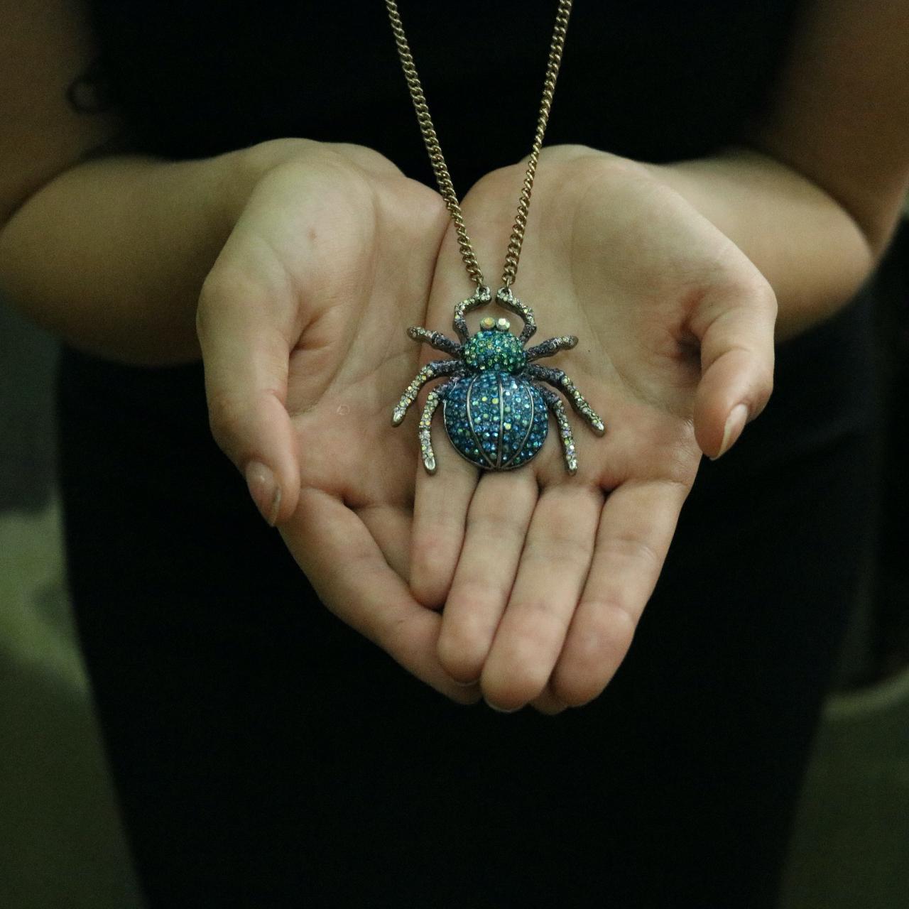 betsey johnson spider necklace