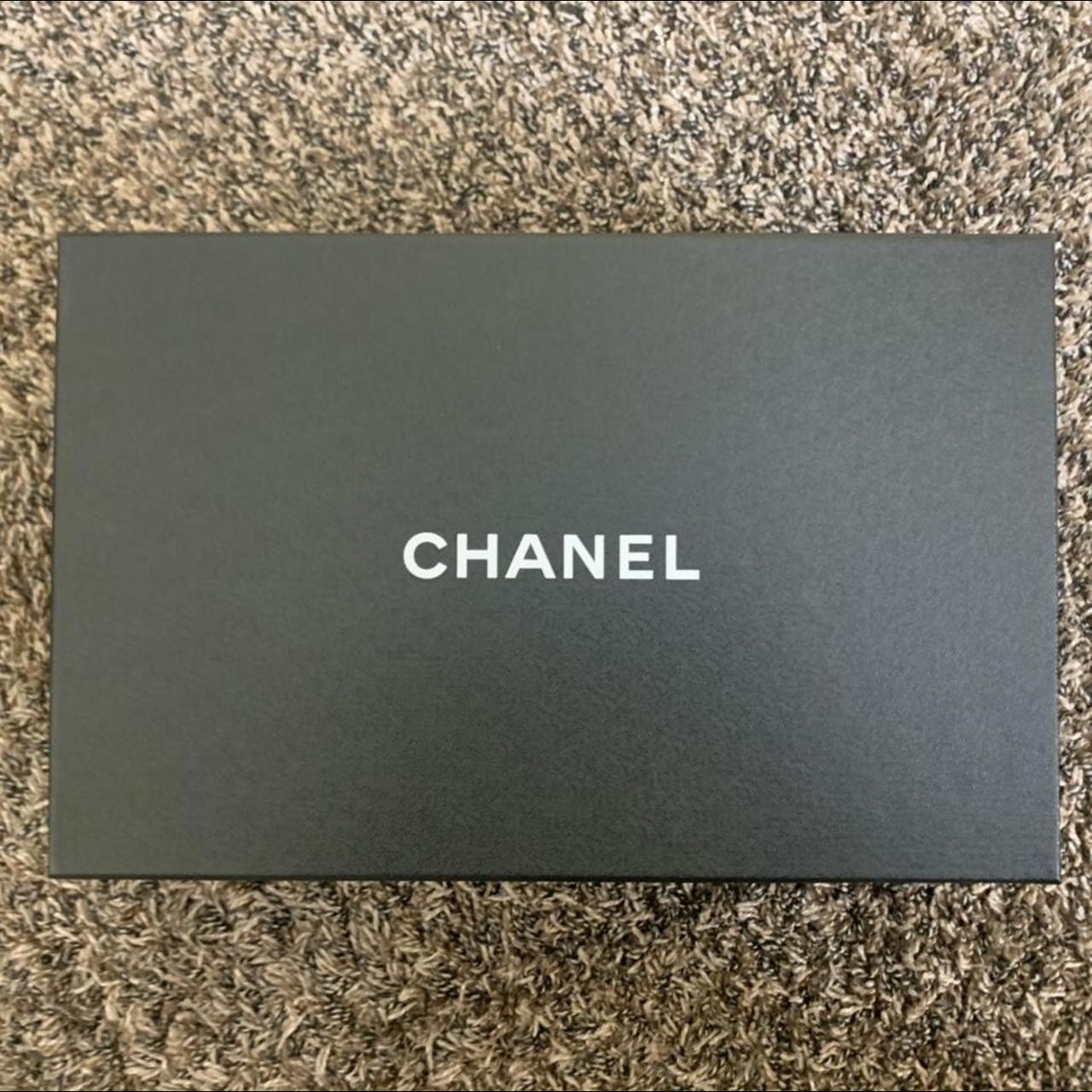 Chanel on sale sneaker box